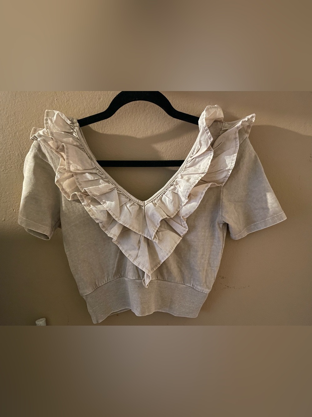 Zara Cream Ruffle V-Neck Short Sleeve Sweatshirt